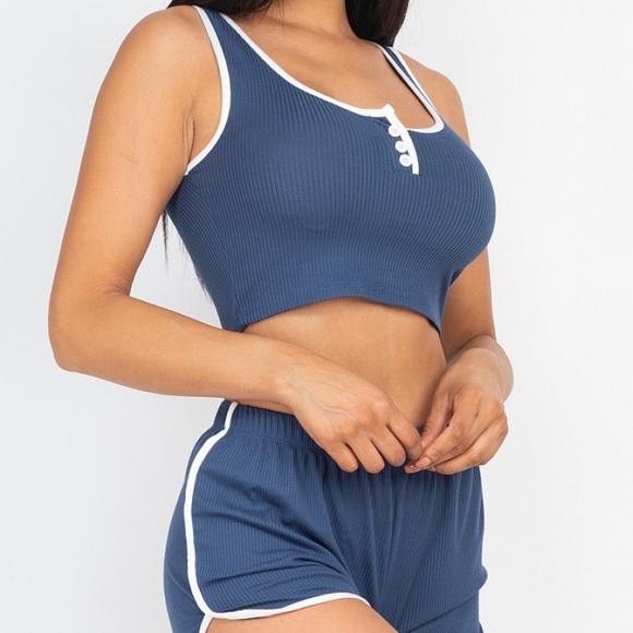 Ribbed Button Set - Picture 4 of 5